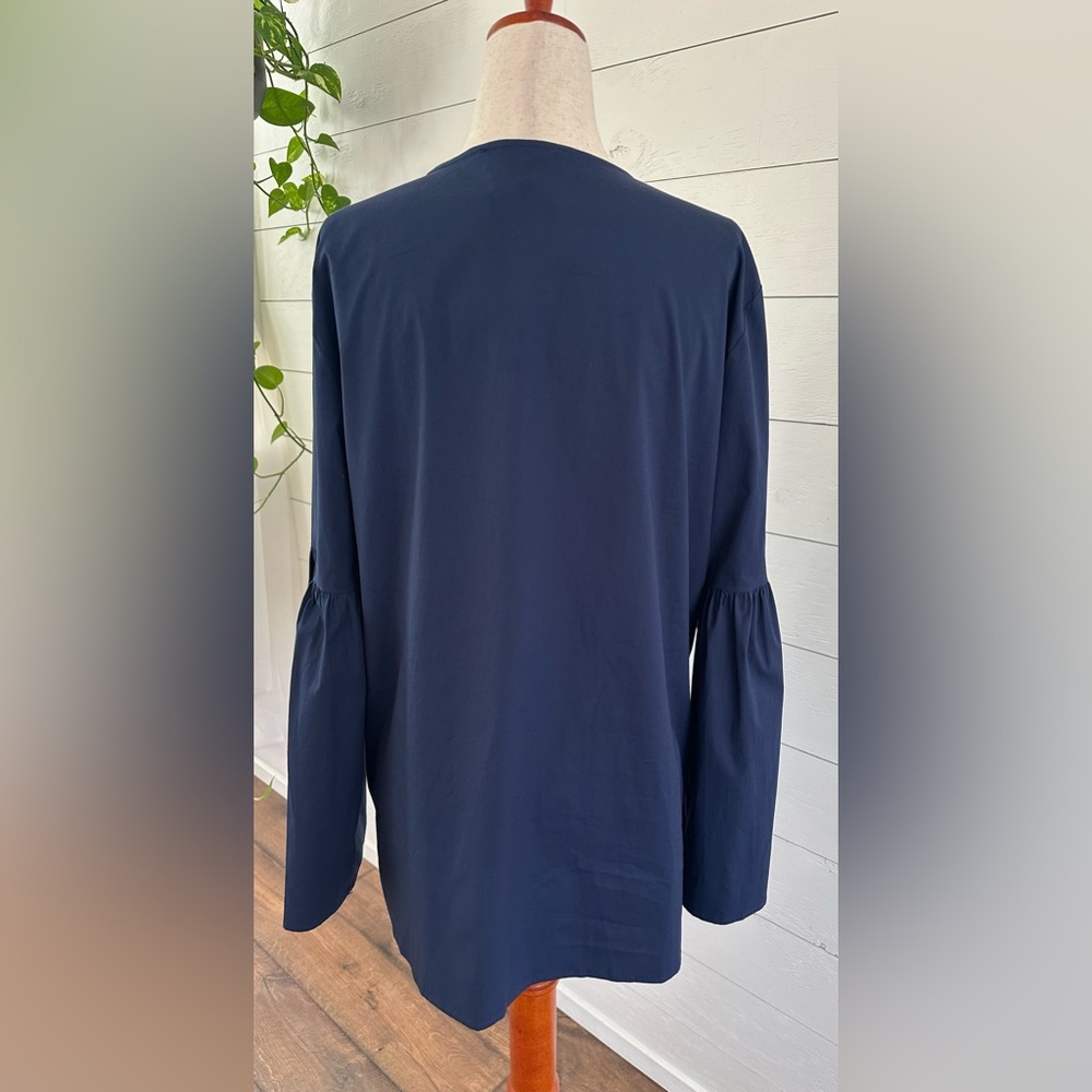 NWT! MICHAEL KORS TRUE NAVY BLOUSE. SIZE LARGE - Picture 4 of 9